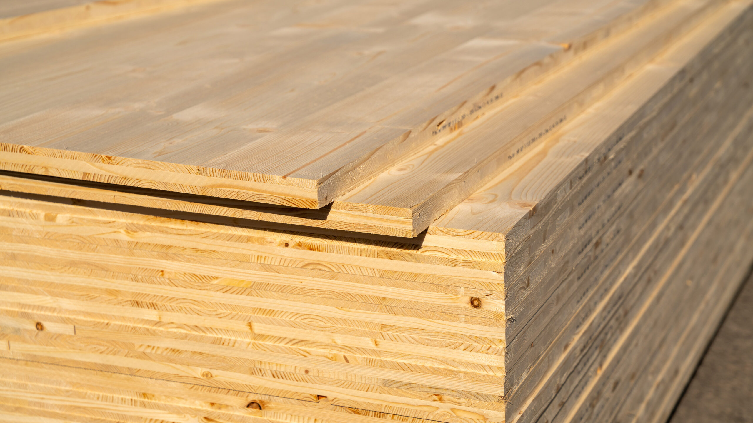 3-Schicht-Platten Stapel 3-Schicht-Platten Stapel